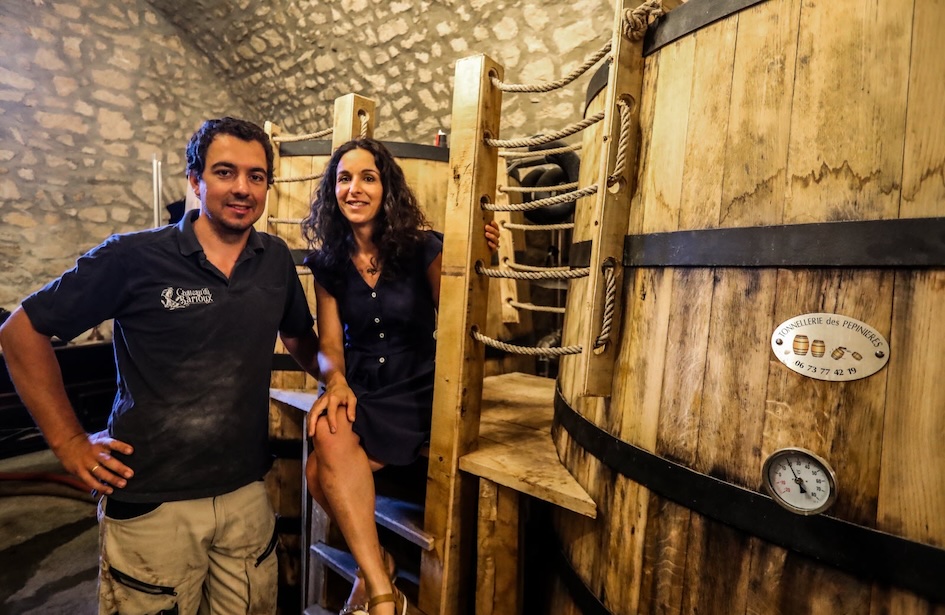 jean baptiste et fanny vayson de pradenne proposent aussi une visite de la distillerie de whisky situee sous la terrasse superieure rebatie par l arriere copie